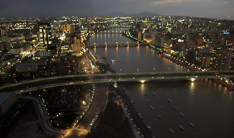 信濃川と新潟の夜景
